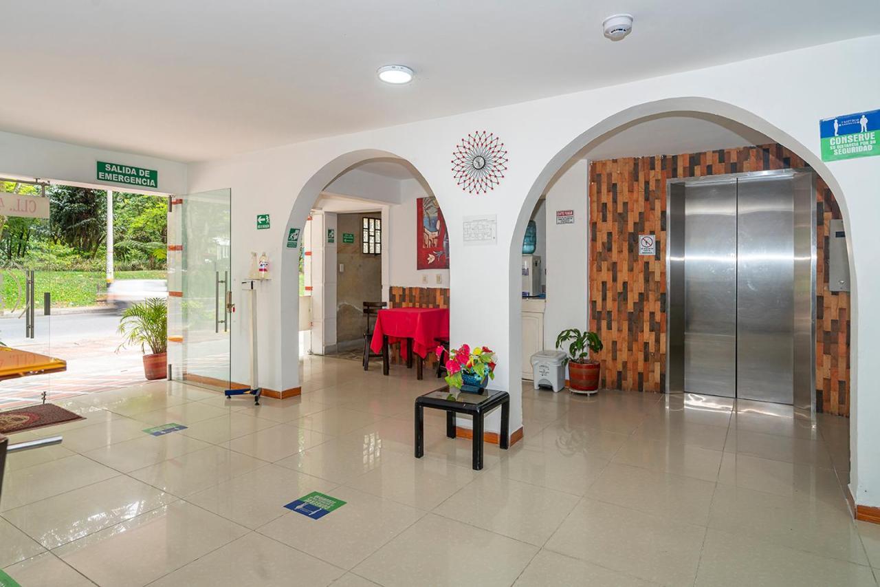 Hotel Barcelona Estadio Медельин Экстерьер фото